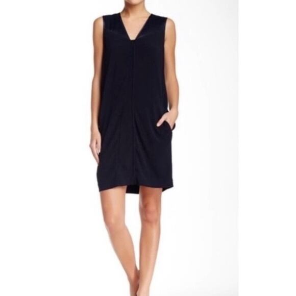 Vince Navy V-Neck Matte And Shine Sheath Dress Small 99% Viscose 1% Elastane - Picture 1 of 5